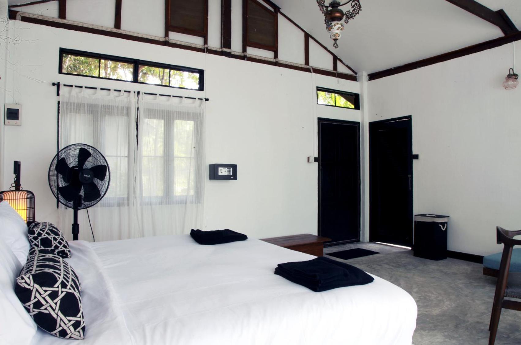 Barefoot Project Formerly Baan Klong Kleng Koh Phayam Exterior photo