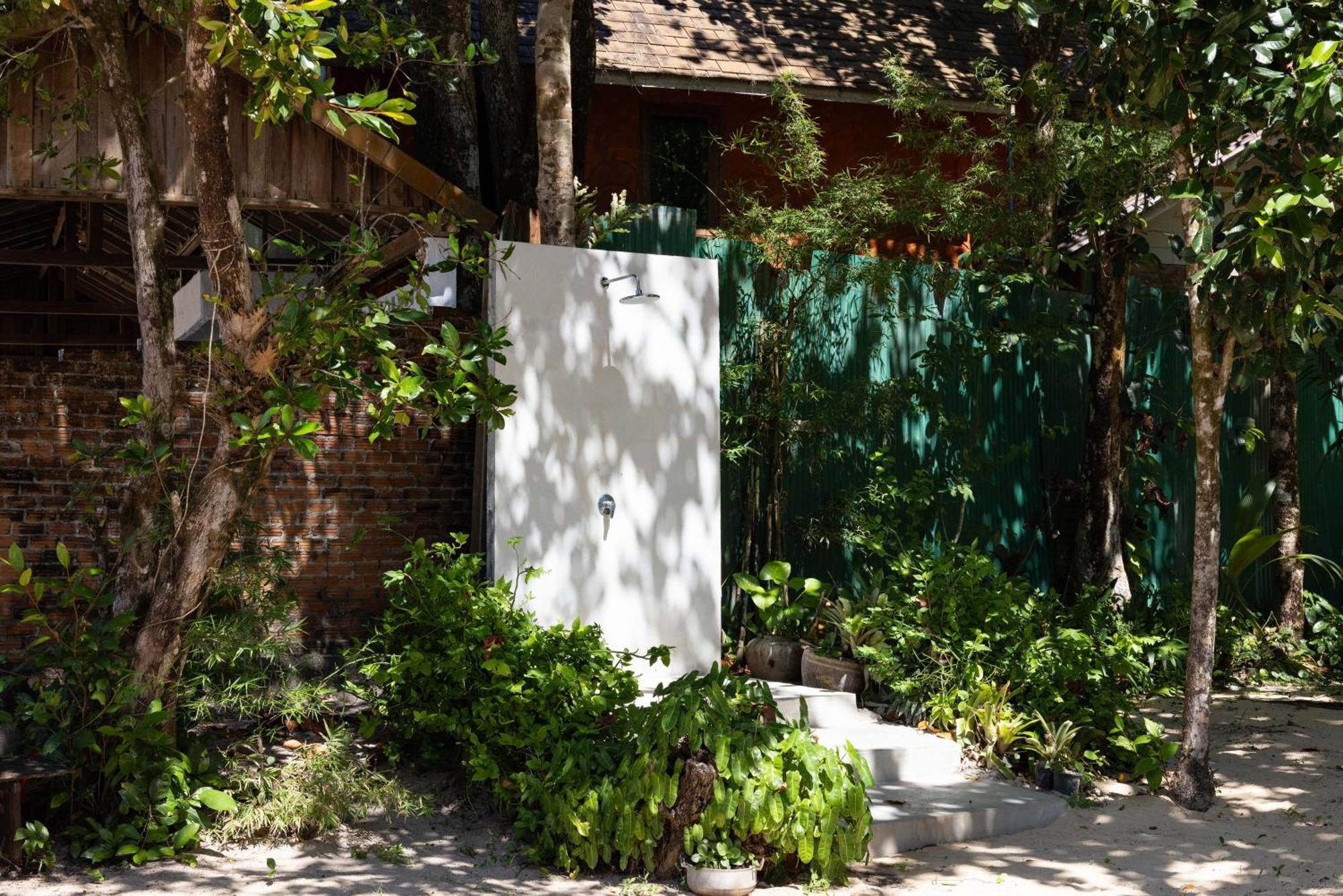 Barefoot Project Formerly Baan Klong Kleng Koh Phayam Exterior photo