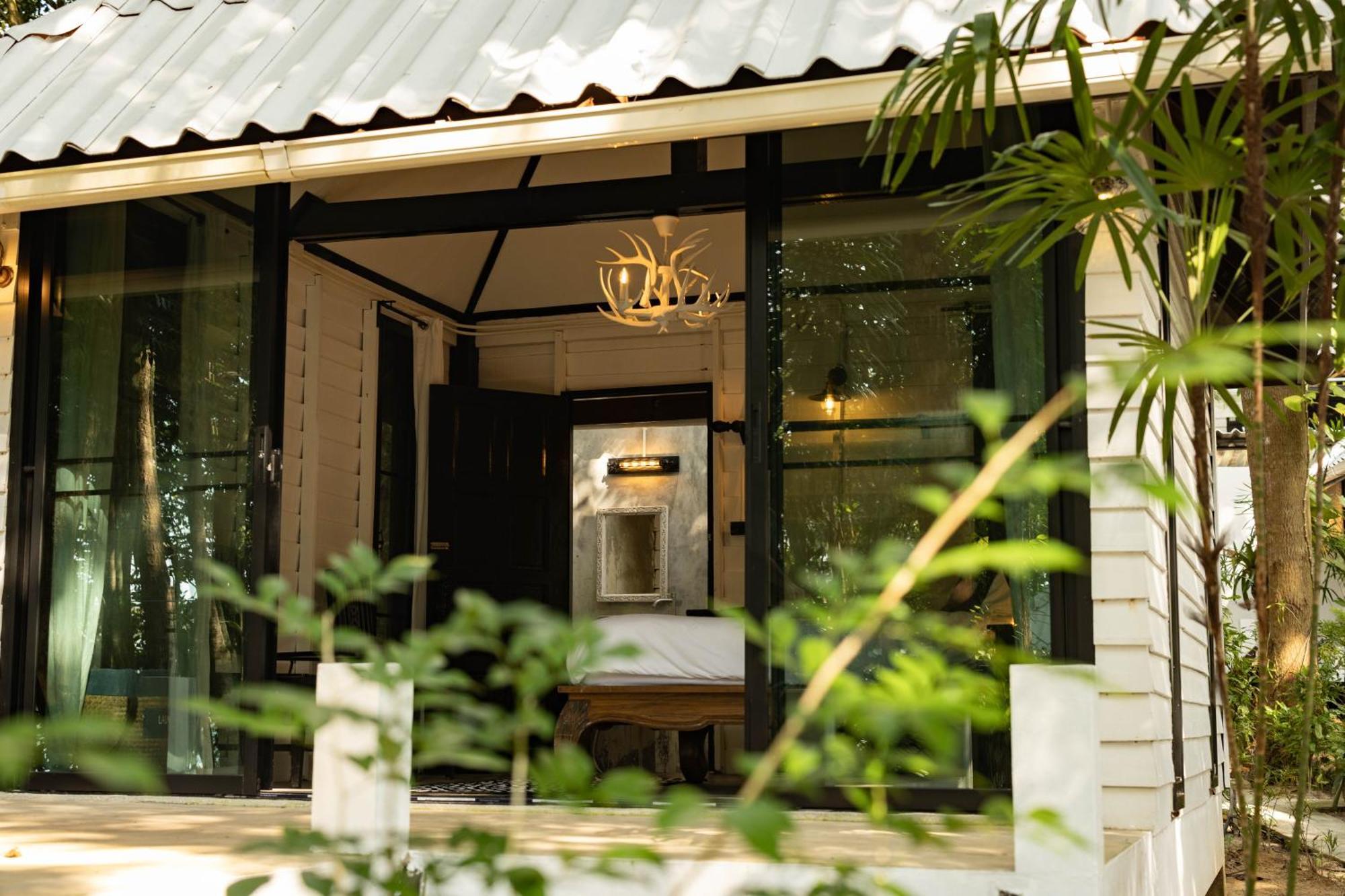 Barefoot Project Formerly Baan Klong Kleng Koh Phayam Exterior photo