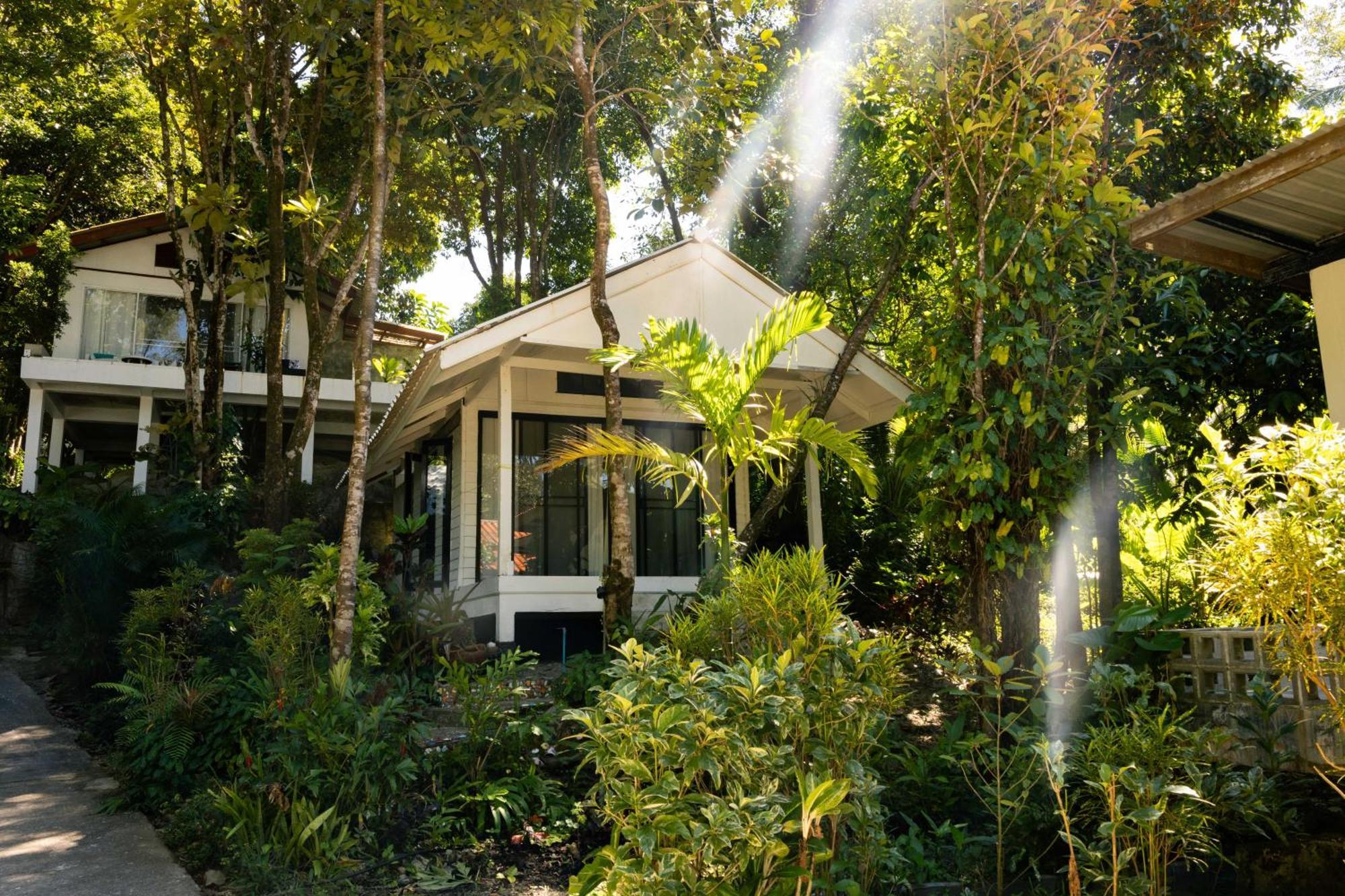 Barefoot Project Formerly Baan Klong Kleng Koh Phayam Exterior photo